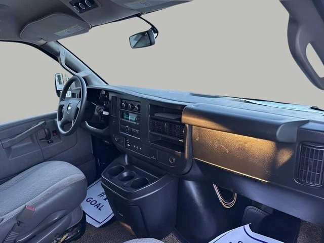 Vehicle image 15 of 24