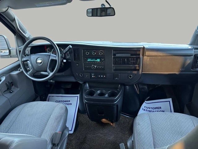 Vehicle image 8 of 24