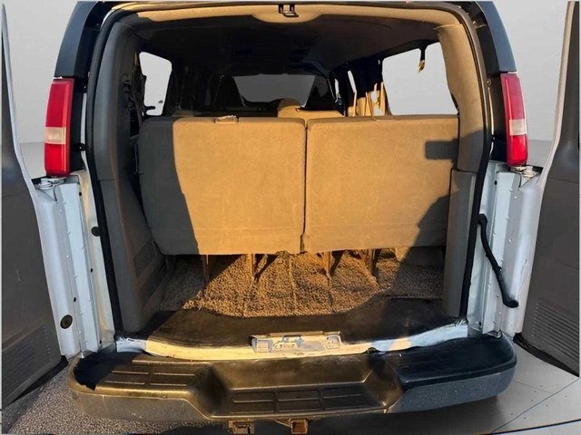 Vehicle image 20 of 24
