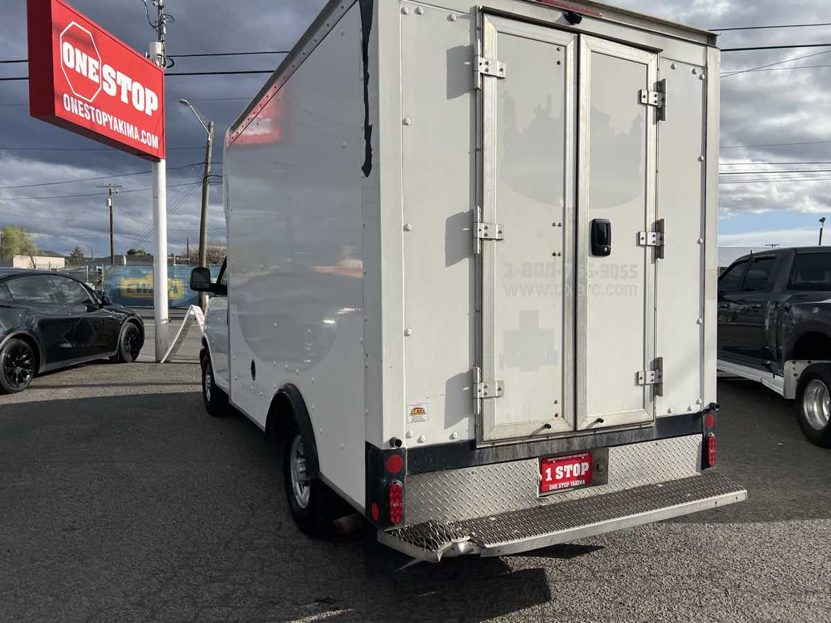 Vehicle image 4 of 10