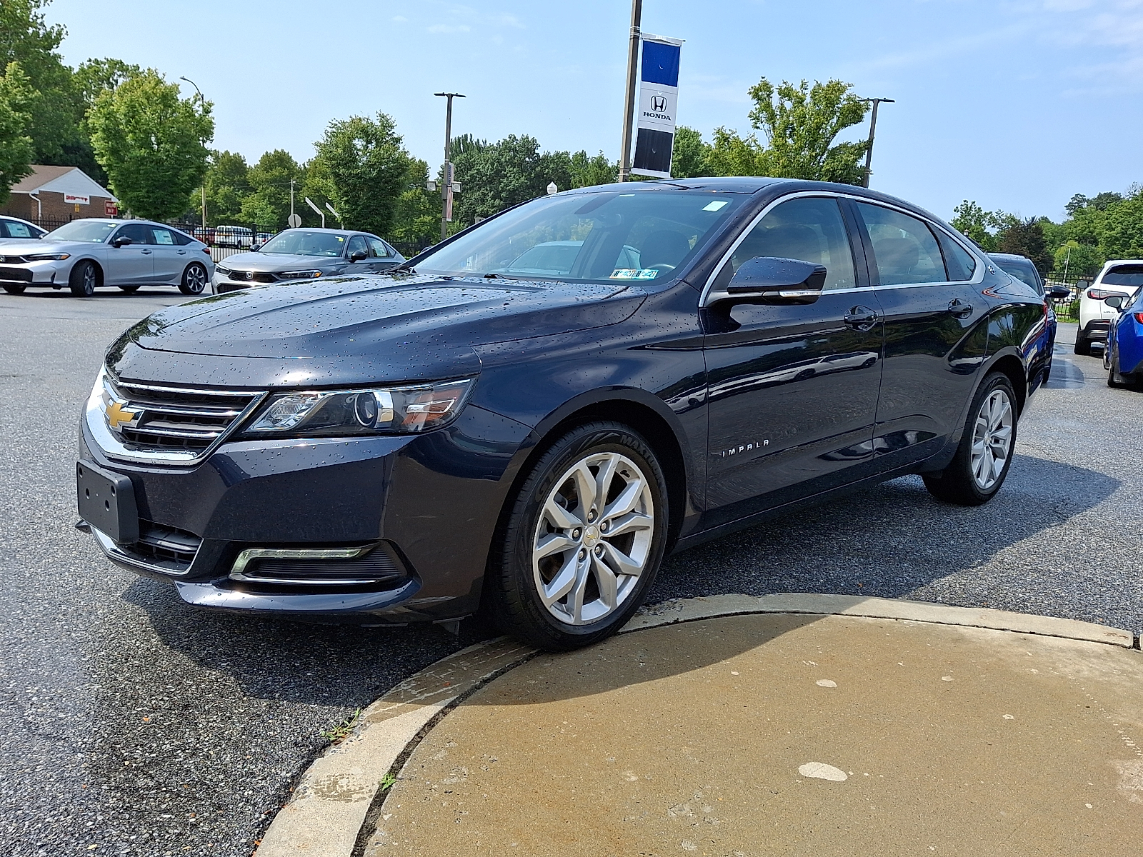 2018 Chevrolet Impala LT Image 1 of 30