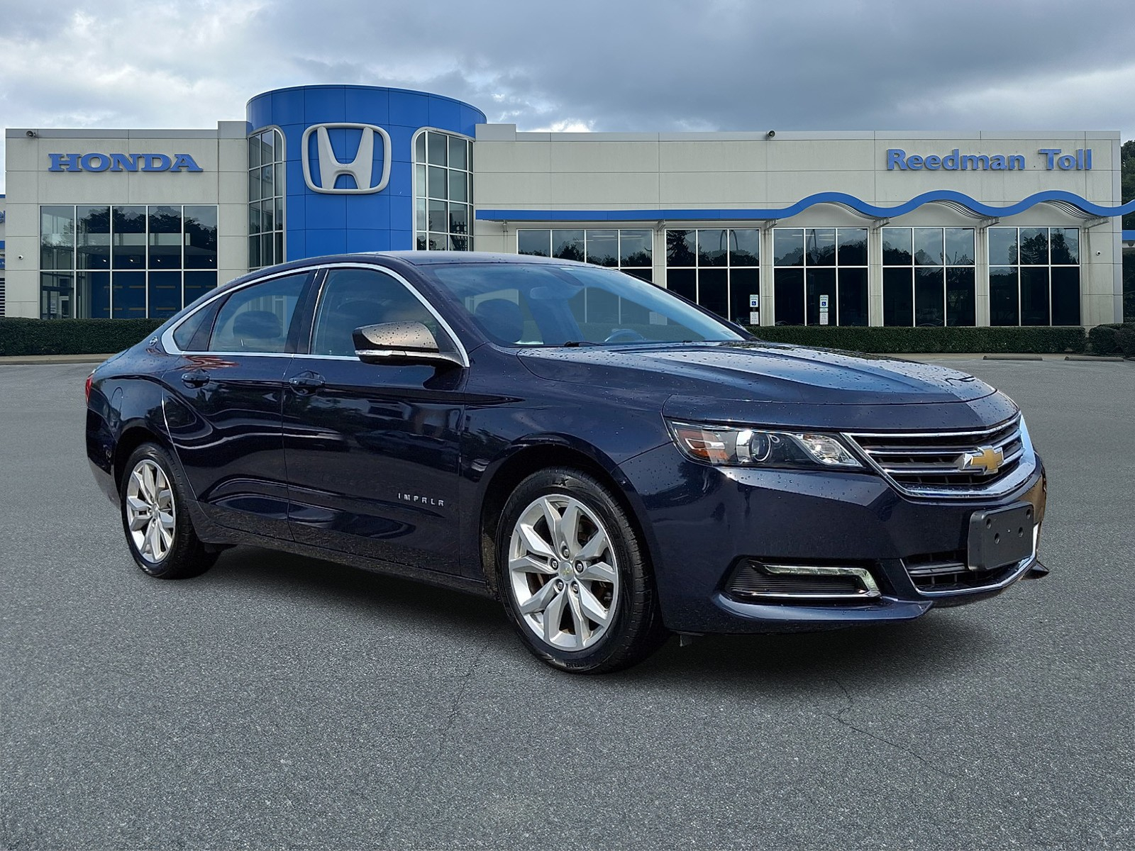 2018 Chevrolet Impala LT Image 2 of 30