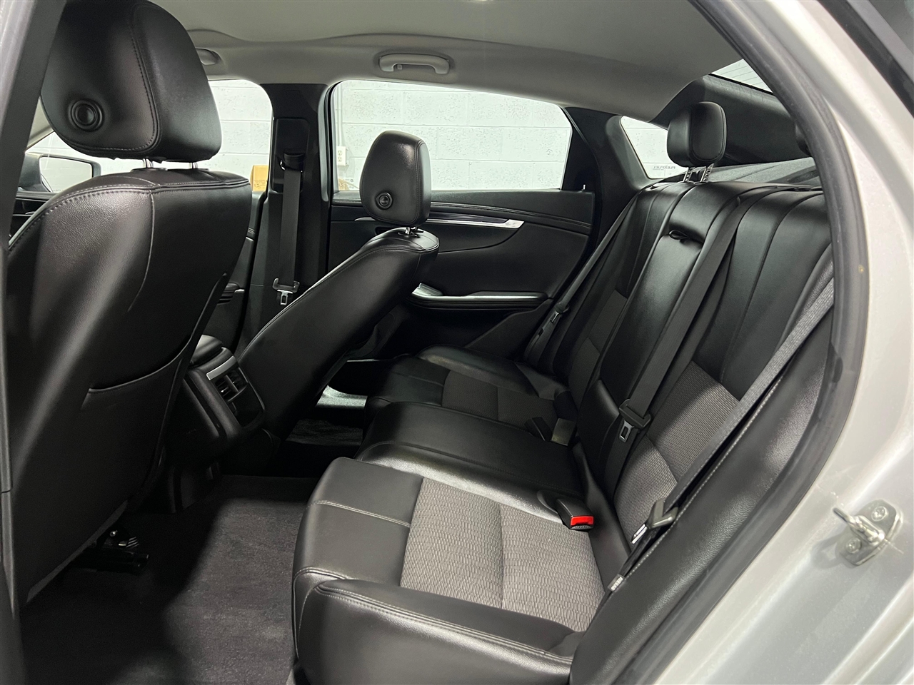 2018 Chevrolet Impala LT Image 11 of 22