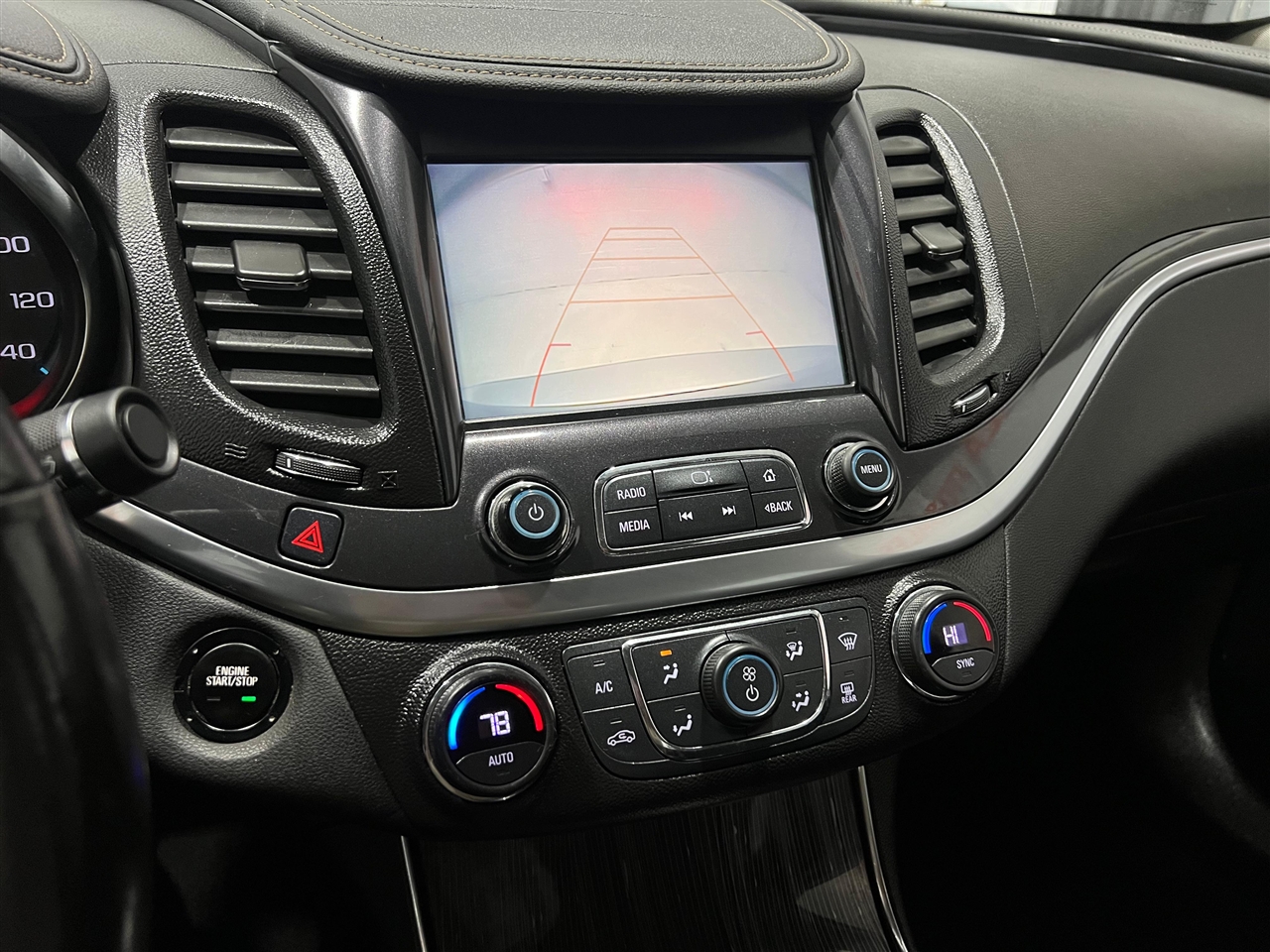 2018 Chevrolet Impala LT Image 17 of 22