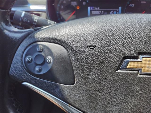 Vehicle image 21 of 25
