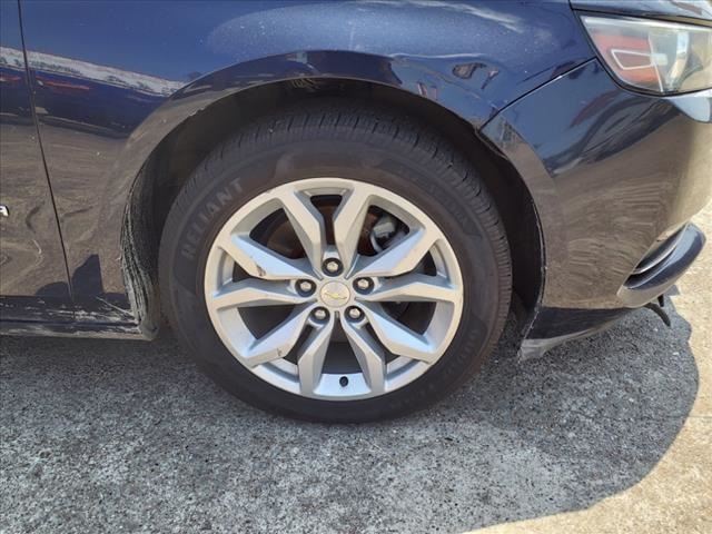 Vehicle image 8 of 25