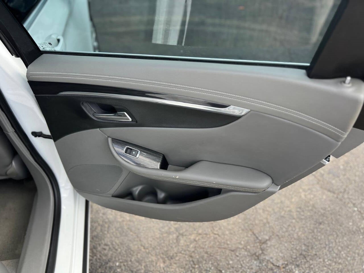 Vehicle image 40 of 58