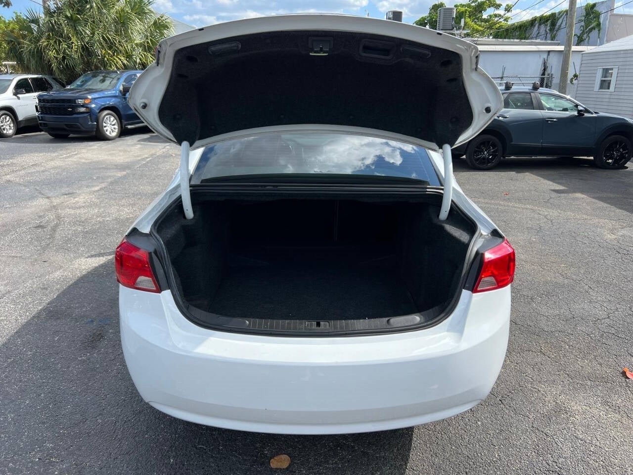 Vehicle image 16 of 58