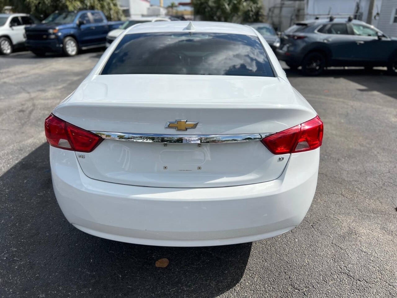 Vehicle image 14 of 58