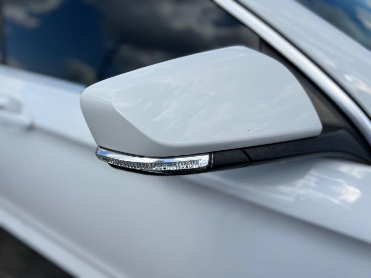 Vehicle image 19 of 58