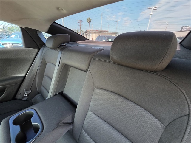 Vehicle image 8 of 32