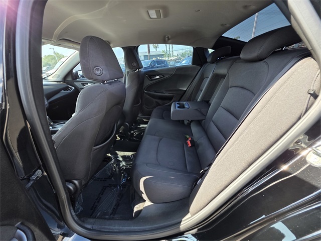 Vehicle image 9 of 32