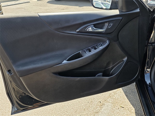 Vehicle image 20 of 32