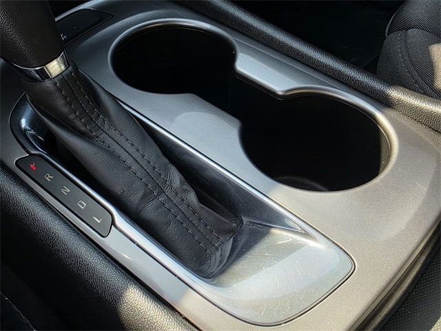 Vehicle image 19 of 32