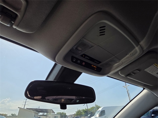 Vehicle image 12 of 32