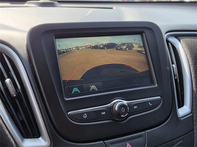 Vehicle image 16 of 32