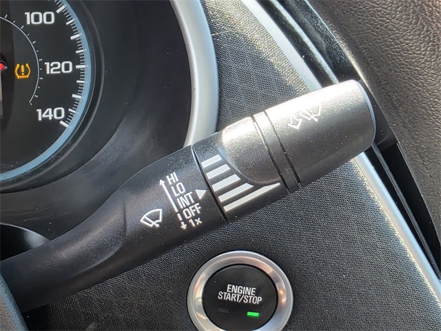 Vehicle image 23 of 32