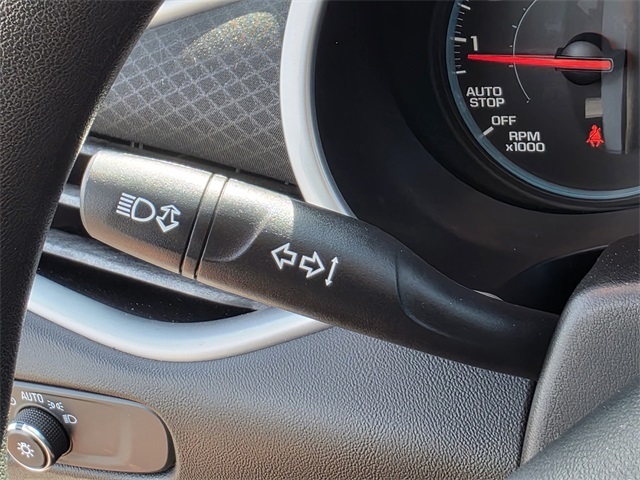 Vehicle image 28 of 32
