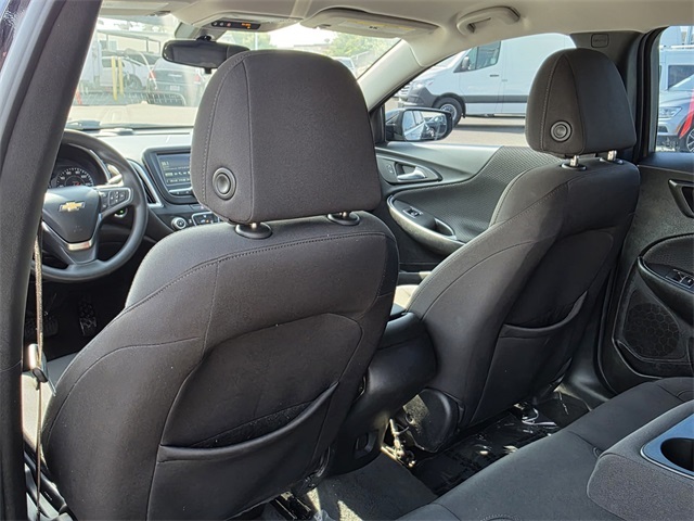 Vehicle image 24 of 32