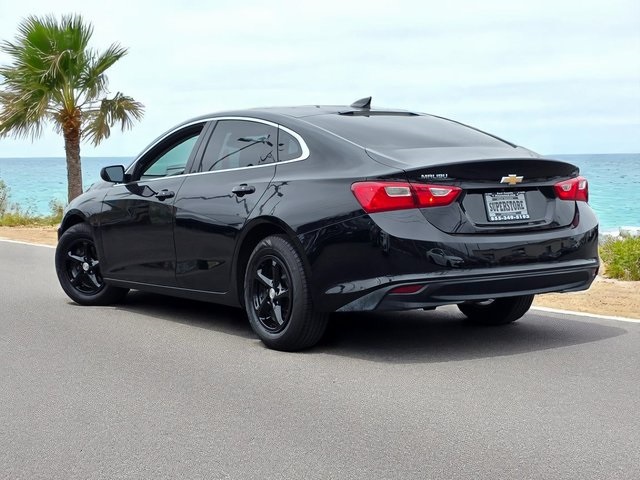 Vehicle image 7 of 32