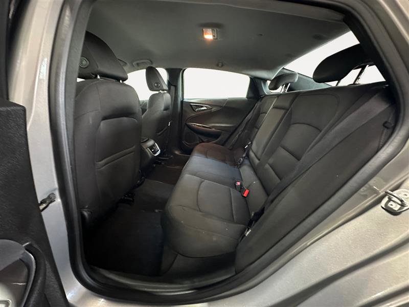 Vehicle image 9 of 11