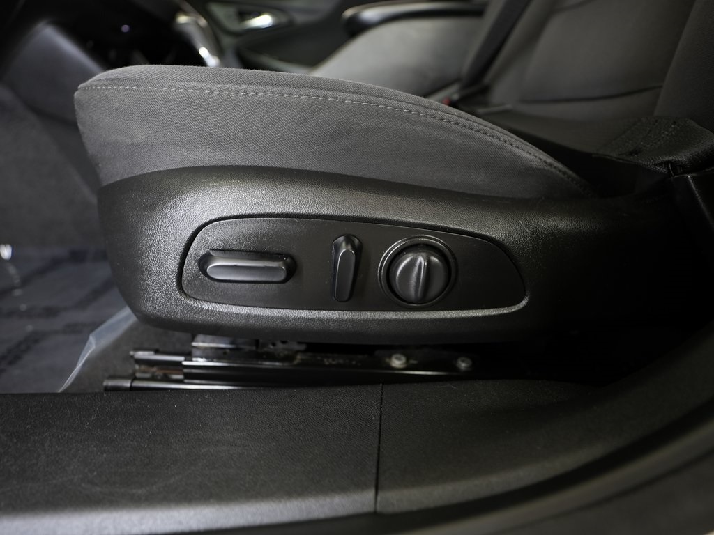 Vehicle image 32 of 57