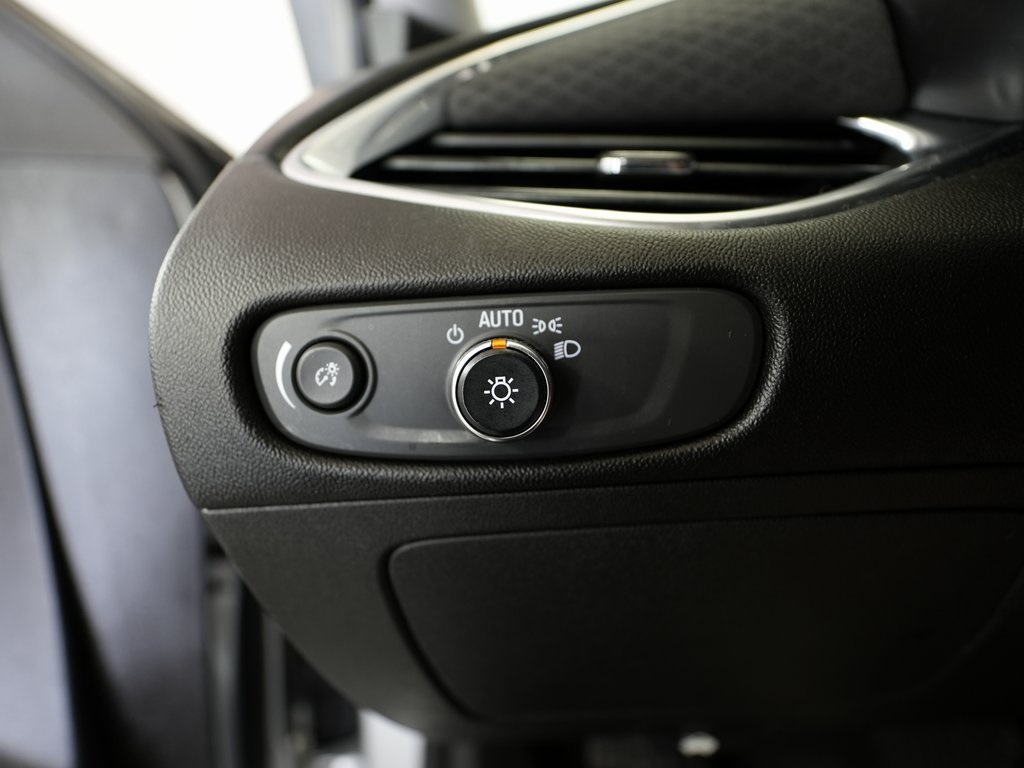 Vehicle image 33 of 57