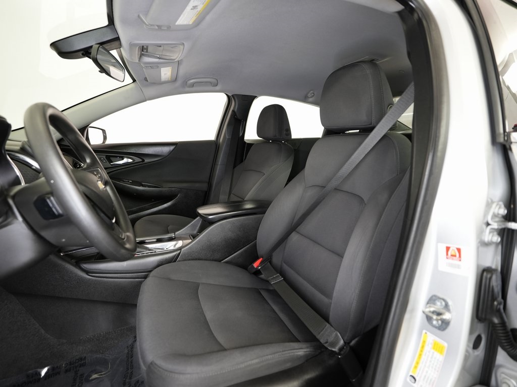 Vehicle image 31 of 57
