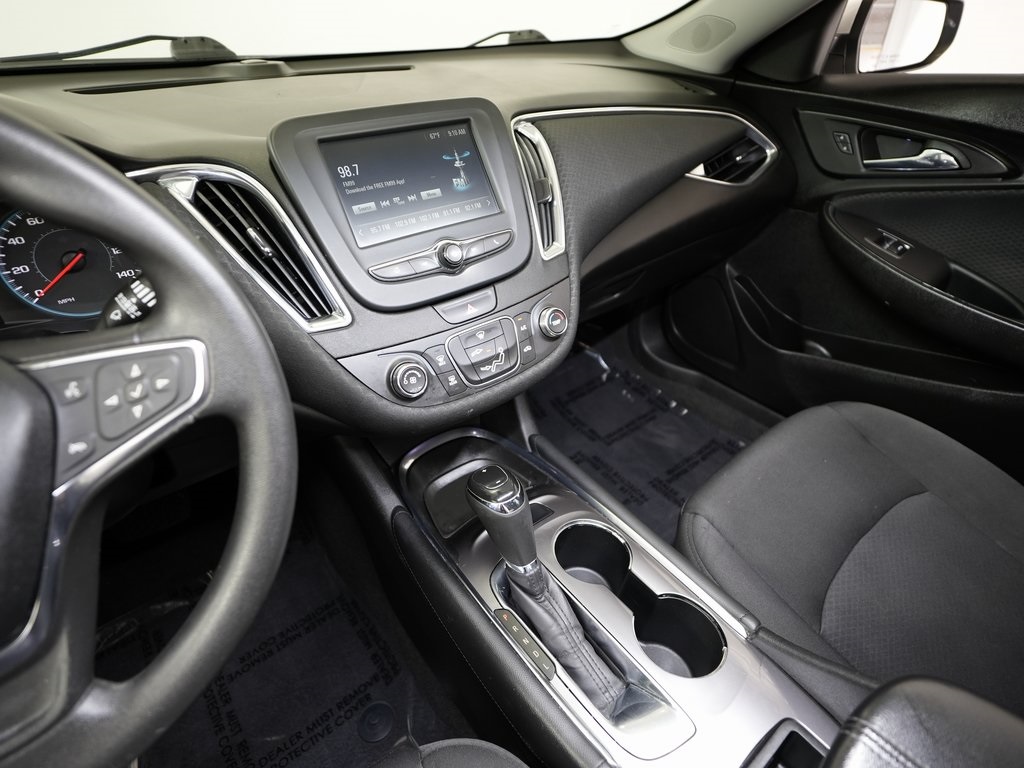 Vehicle image 34 of 57