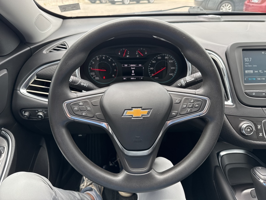 Vehicle image 17 of 21