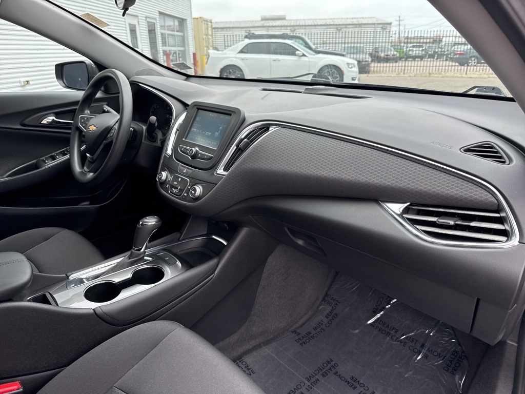 Vehicle image 11 of 21