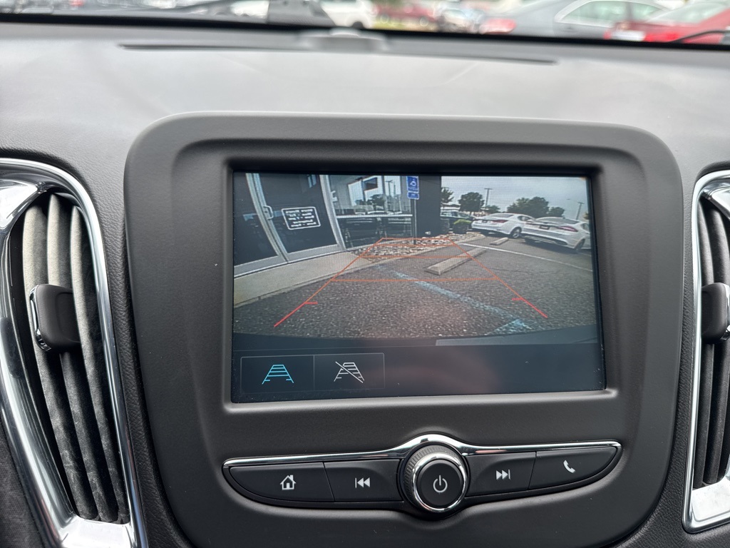 Vehicle image 19 of 21