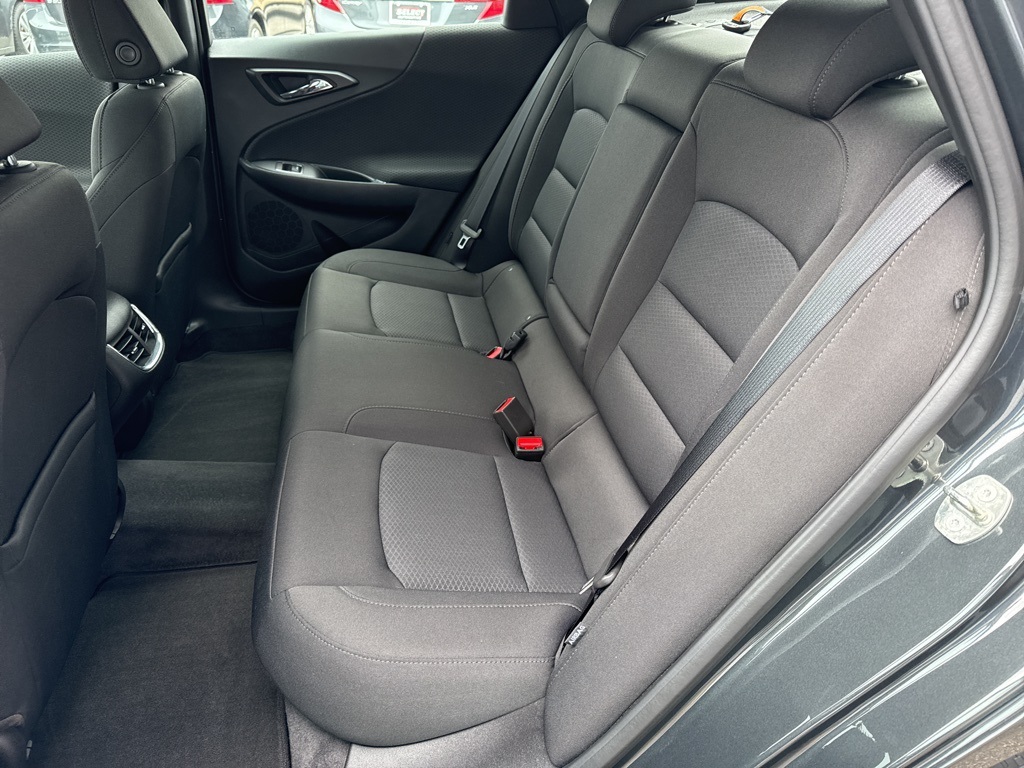 Vehicle image 7 of 21