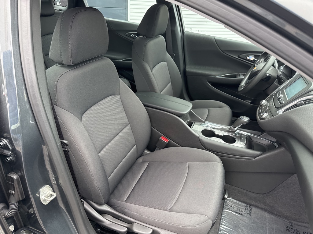 Vehicle image 5 of 21