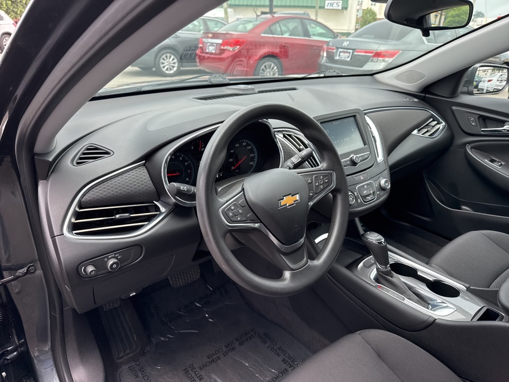 Vehicle image 12 of 21