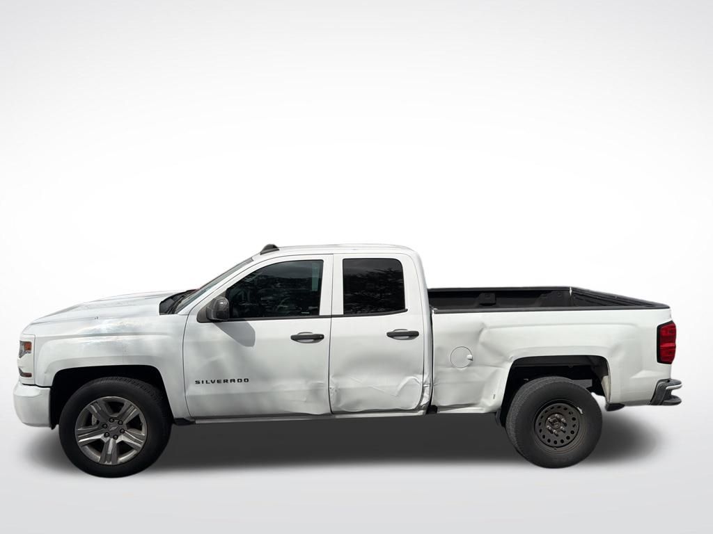 2018 Chevrolet Silverado 1500 Custom Image 8 of 14