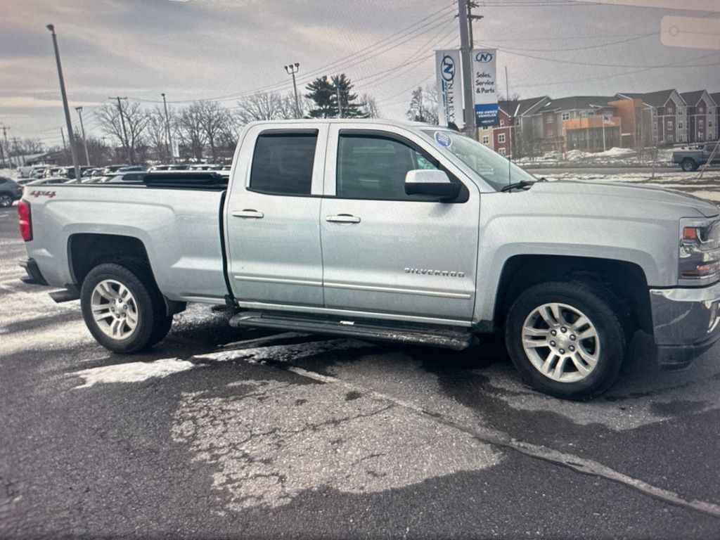 2018 Chevrolet Silverado 1500 LT Image 4 of 9