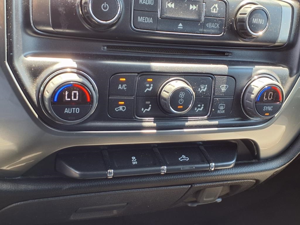 Vehicle image 17 of 26