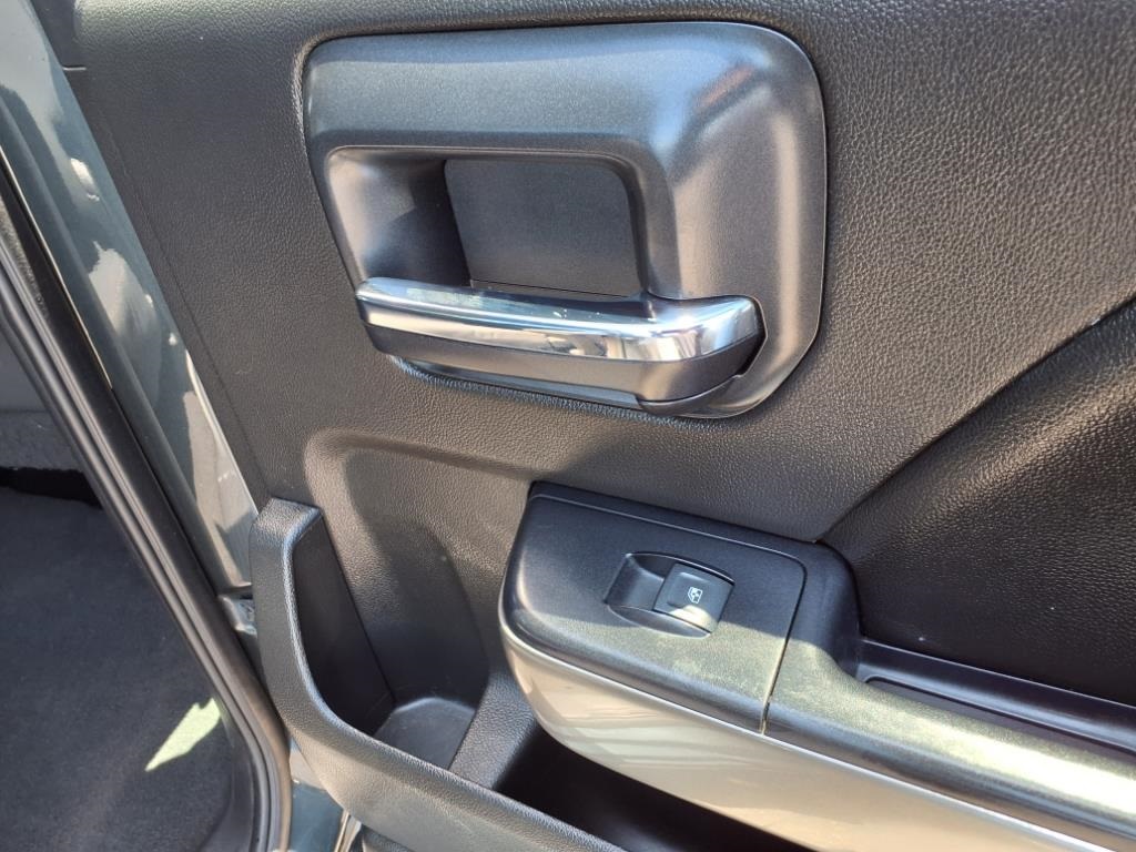 Vehicle image 24 of 26