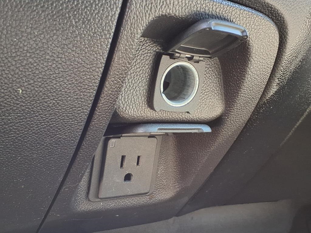 Vehicle image 18 of 26