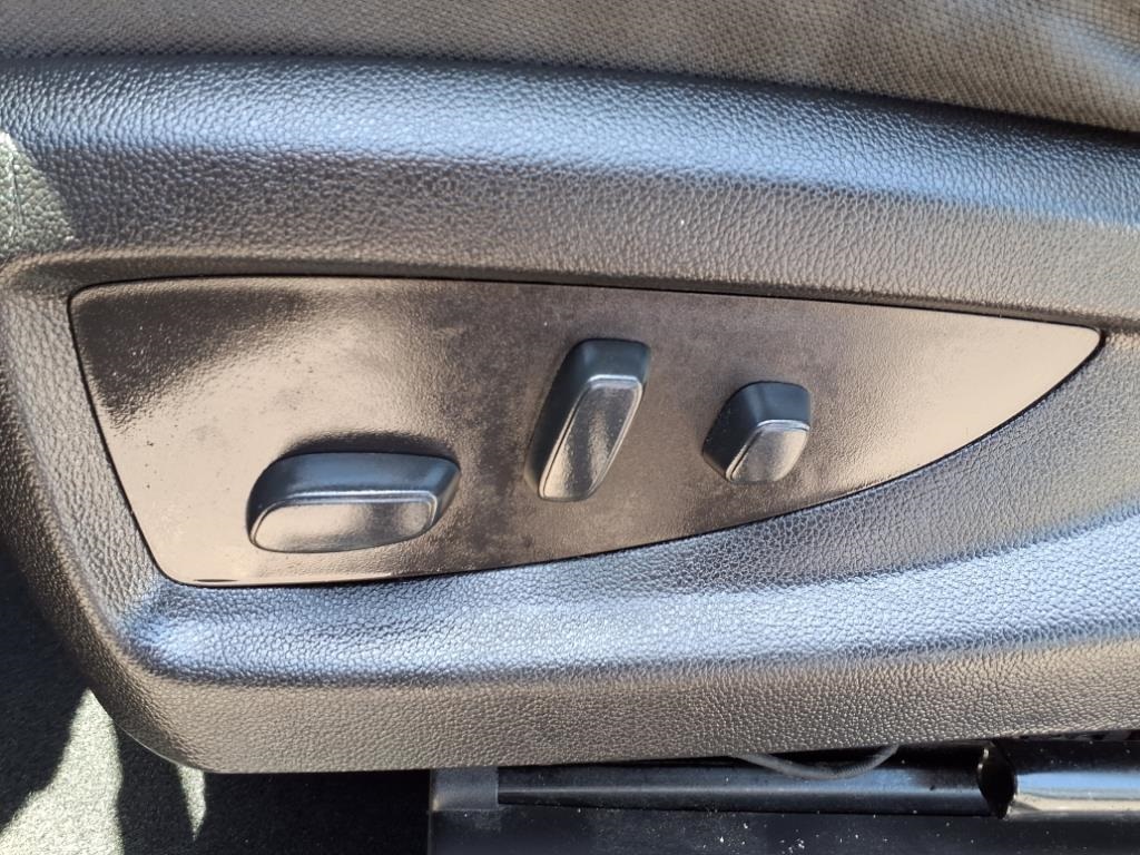 Vehicle image 25 of 26