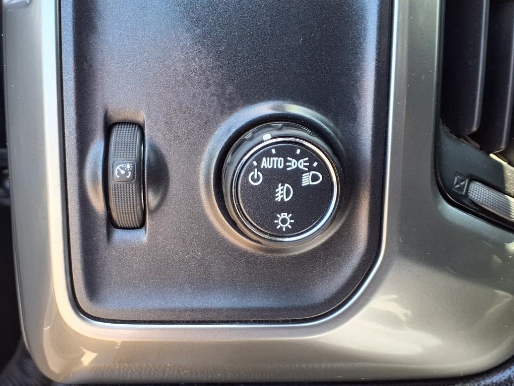 Vehicle image 16 of 26
