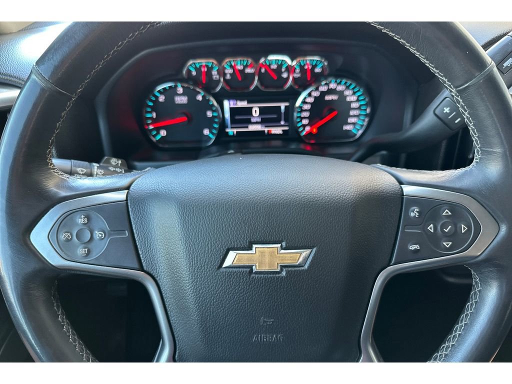 Vehicle image 17 of 23