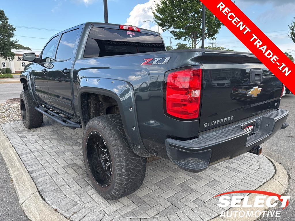 Vehicle image 4 of 6