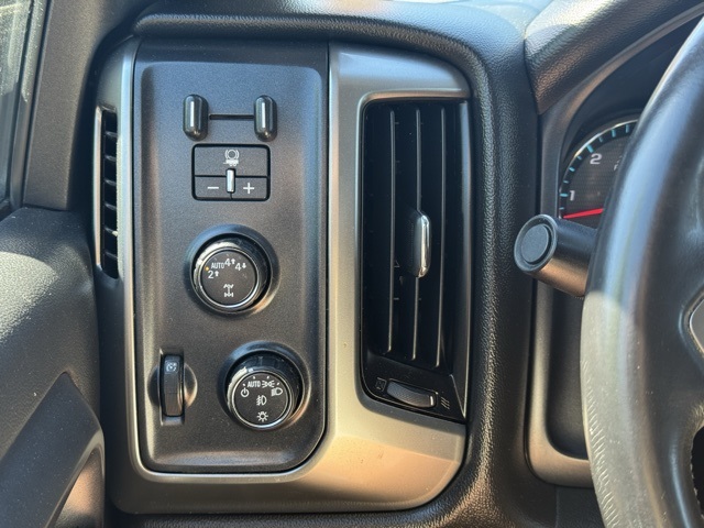 Vehicle image 22 of 30