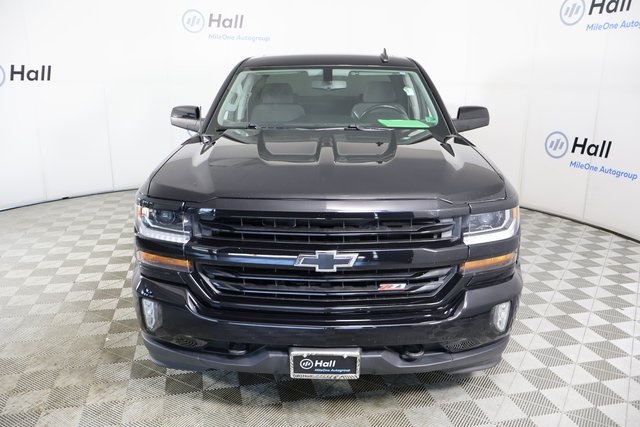 Vehicle image 2 of 31