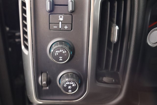 Vehicle image 25 of 31