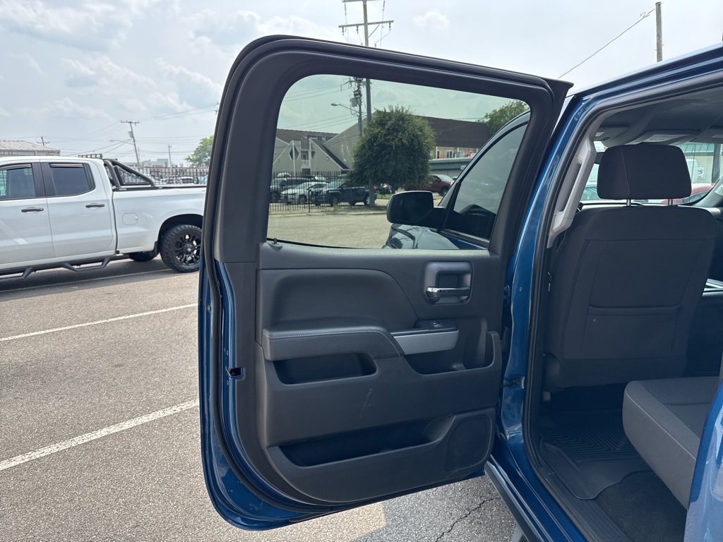 Vehicle image 13 of 25