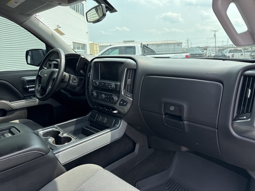 Vehicle image 22 of 25