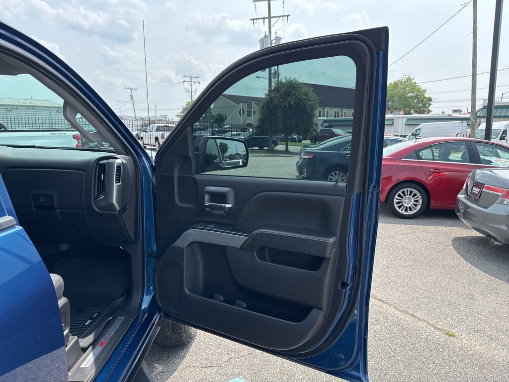 Vehicle image 20 of 25
